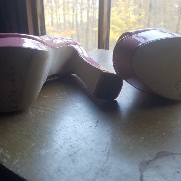 Peachy/pink patent Steve Madden heels. NWT. - Picture 5 of 8